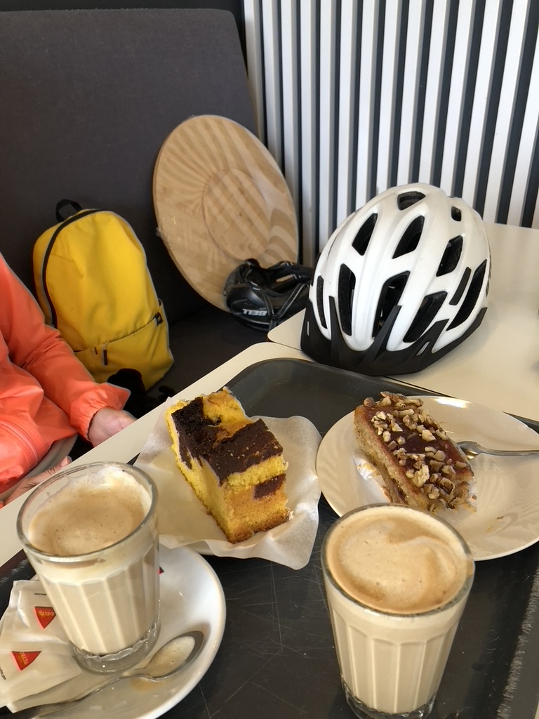 4F5BFC19 0118 4774 8F6D 1C00541852A6 1 105 c