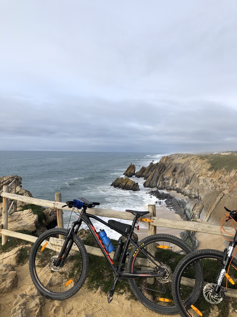 81B68537 2B35 4BB9 AC7F AD0D60CE6024 1 105 c