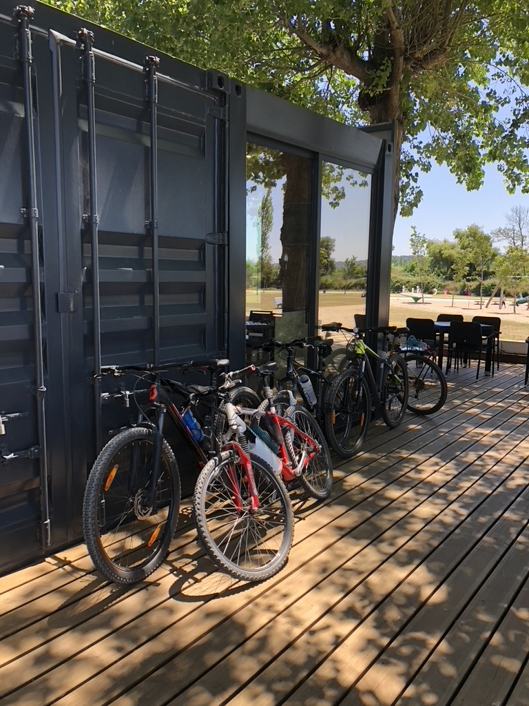 E858A7B7 1620 4F4F A2F9 78D5130B8E5A 1 105 c